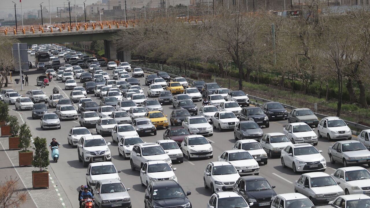 ترافیک نیمه‌سنگین در آزادراه‌های قزوین-کرج-تهران و ساوه-تهران