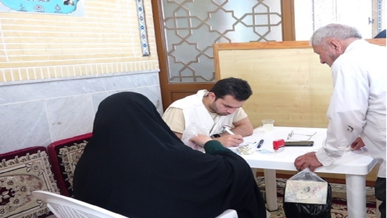 درمان رایگان ۵۰۰ بیمار در قم با تلاش پزشکان جهادی