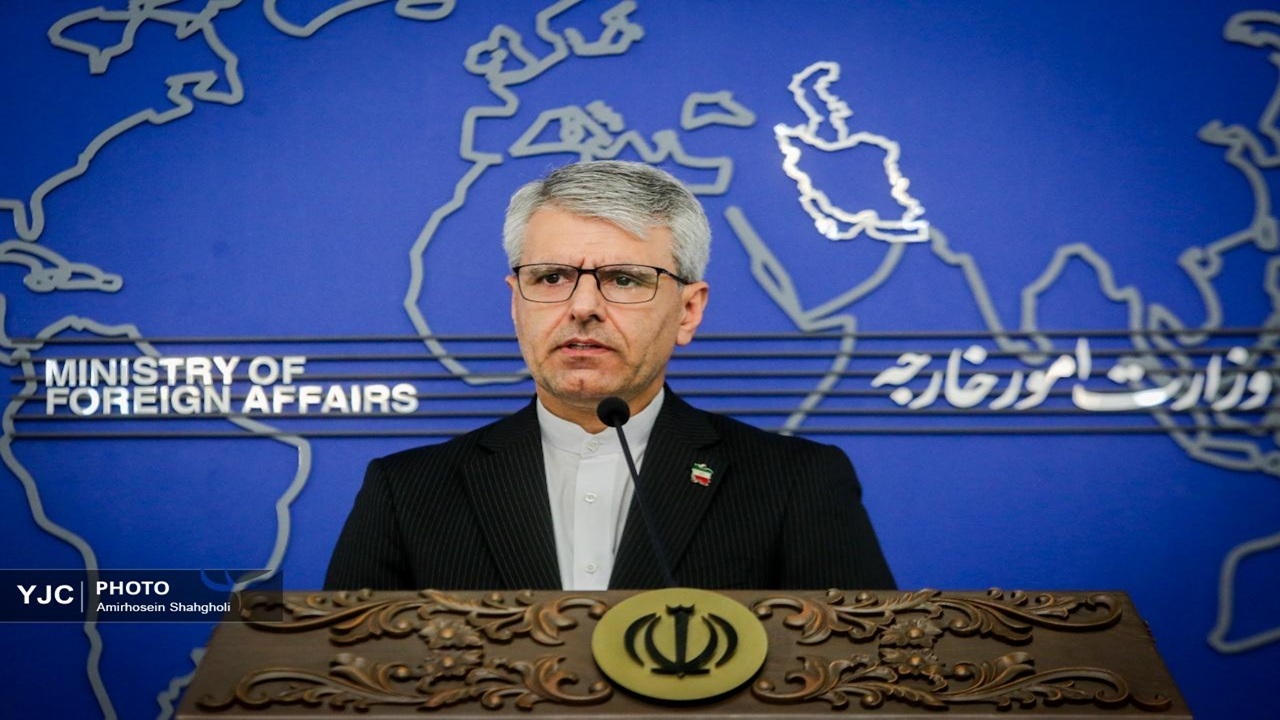آغاز نشست خبری بقایی