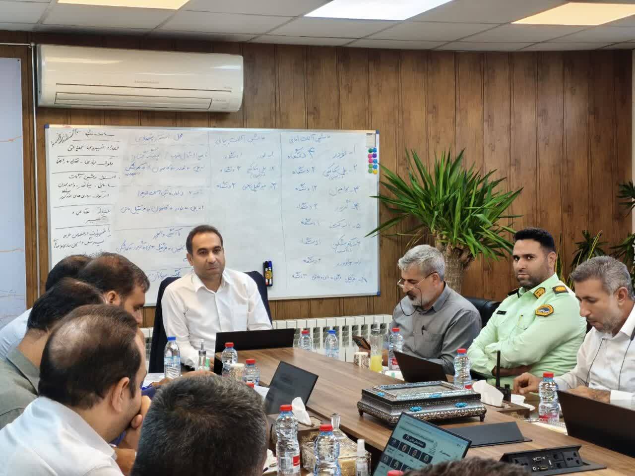 بررسی موانع سد معبر و بهبود معابر در مناطق ۱۱ گانه شیراز