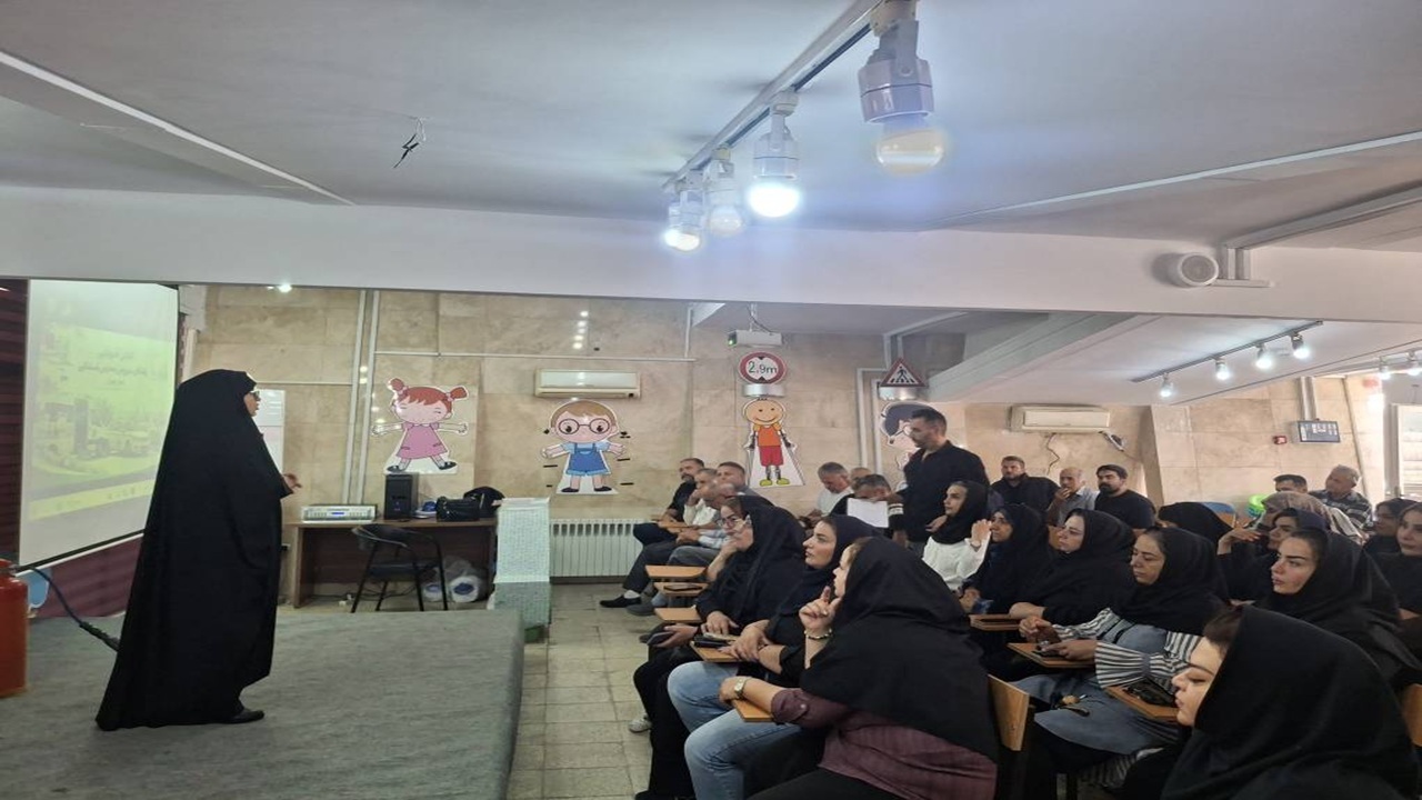 آموزش تخصصی رانندگان سرویس مدارس استثنایی با هدف ارتقای ایمنی دانش‌آموزان