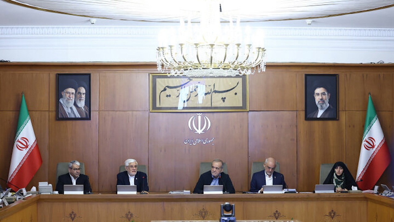 پزشکیان: پیگیر تحقق دستور رهبر انقلاب برای عبور از شرایط «نه جنگ، نه صلح» هستیم