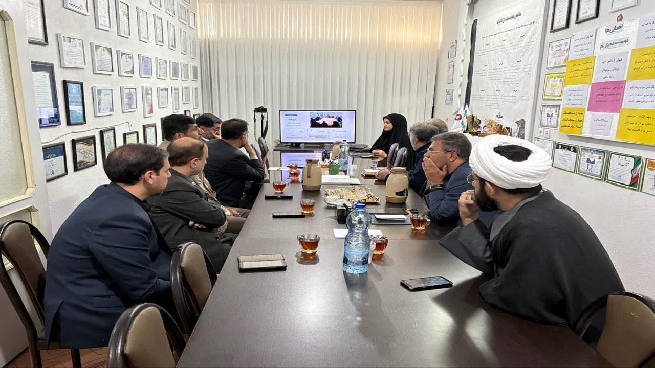 حمایت مالی از ۸۹۵ دانش آموز نیازمند قمی در بنیاد به مهربانی