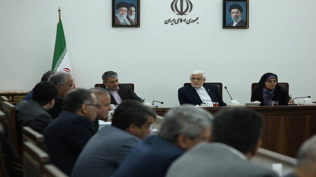 عارف: محاصره دریایی دشمن فرصتی برای توسعه گذرگاه‌های مرزی و کریدور‌های کشور شد