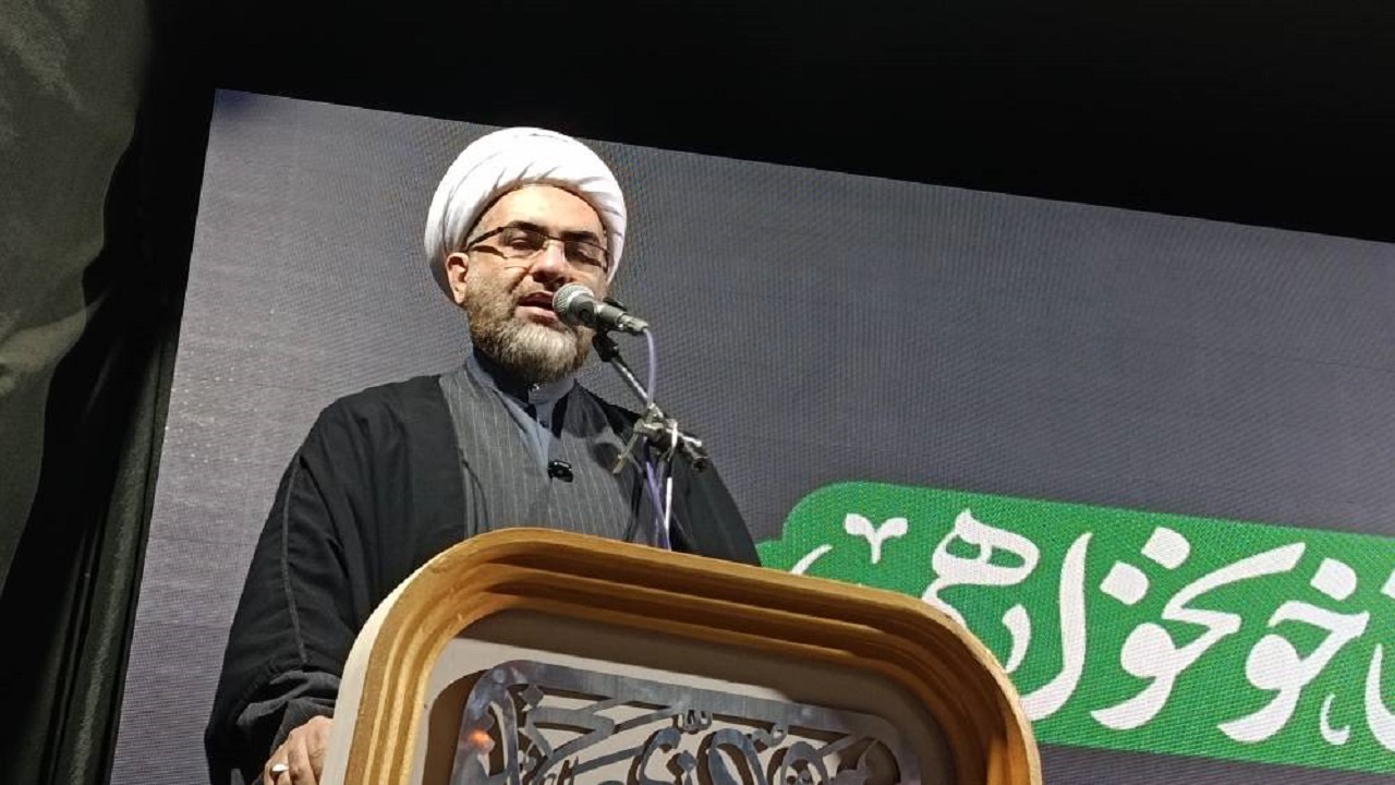 رهبر معظم انقلاب بصیرت را قطب‌نمای حرکت جامعه می‌دانند