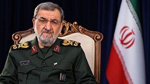 سرلشکر رضایی: اشراف کامل رهبر معظم انقلاب بر مسائل مختلف، عامل سرافرازی کشور است