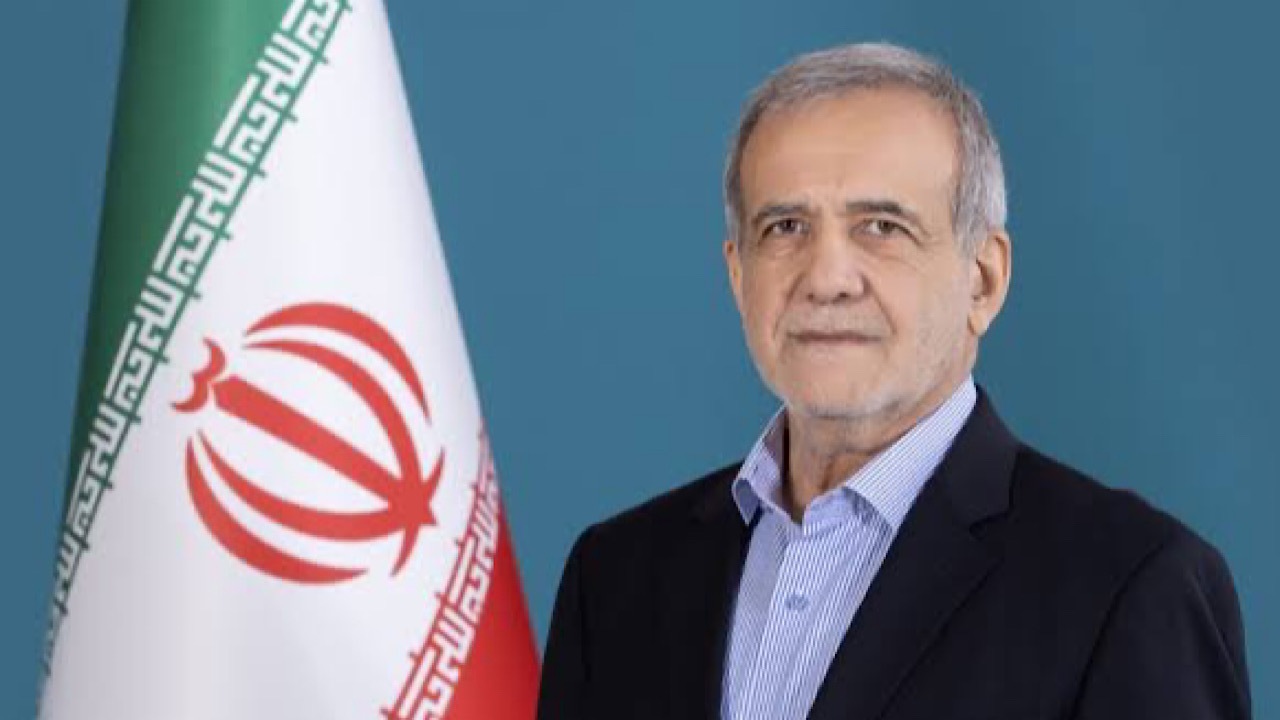 پزشکیان: روز نوجوان، یادآور شجاعت محمدحسین فهمیده و آرزوهای ناتمام نوجوانان شهید در میناب و لامرد است