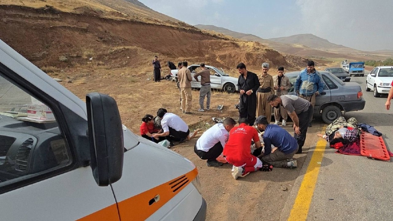 شش حادثه رانندگی در محورهای آذربایجان‌غربی ۴۱ مصدوم برجا گذاشت