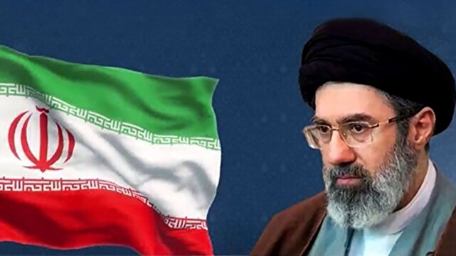 رهبر انقلاب:ایستادگی ملت ایران رمز پیروزی در برابر متجاوزان است