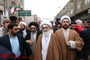 آیت الله نوری همدانی در جمع راهپیمایان 22 بهمن