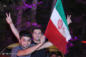 شادی مردم تهران پس از دومین پیروزی تیم ملی والیبال ایران مقابل آمریکا