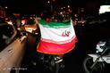 شادی مردم تهران پس از پیروزی تیم ملی والیبال ایران مقابل لهستان