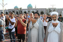 اقامه نمازعید سعید فطر در حرم امام رضا(ع) 