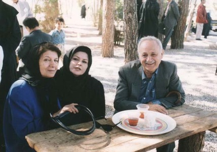 دکتر زرین کوب، خانم نوروزی و قمر آریان ،شیراز اردیبهشت ۱۳۷۵