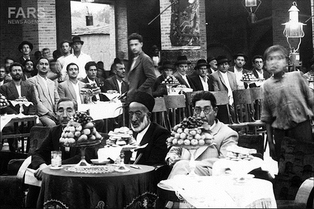 شهید طیب حاج رضایی در جشن یکی از اعیاد مذهبی