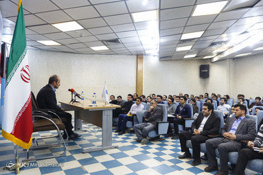 نشست صمیمی دکتر جبلی معاون خبر رسانه ملی با اعضای باشگاه خبرنگاران جوان