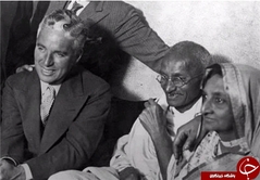      چاپلین در کنار گاندی و همسرش لندن سال 1931