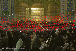 آذین بندی و چراغانی حرم رضوی در شب میلاد امام علی(ع)