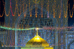 آذین بندی و چراغانی حرم رضوی در شب میلاد امام علی(ع)