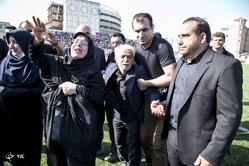 تشییع پیکر مهرداد اولادی در قائمشهر