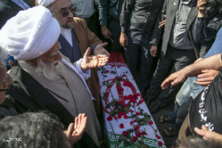 تشییع پیکر مهرداد اولادی در قائمشهر