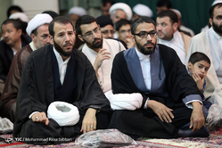 مراسم عمامه گذاری طلاب توسط آیت الله مکارم شیرازی - قم

