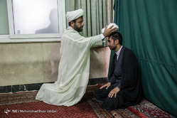 مراسم عمامه گذاری طلاب توسط آیت الله مکارم شیرازی - قم

