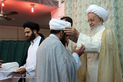 مراسم عمامه گذاری طلاب توسط آیت الله مکارم شیرازی - قم
