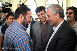 دیدار صمیمانه وزیر کار با کارگران بهشت زهرا به مناسبت هفته كارگر 