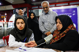 ارائه خدمات رایگان غربالگری قند و فشار خون در مترو تهران