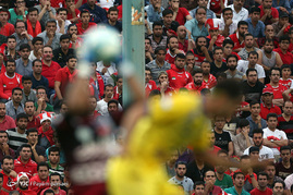 دیدار تیم های فوتبال پرسپولیس و نفت
