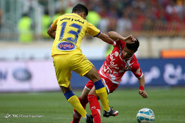 دیدار تیم های فوتبال پرسپولیس و نفت
