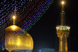 آذین بندی و چراغانی حرم رضوی در شب مبعث پیامبر اکرم(ص)
