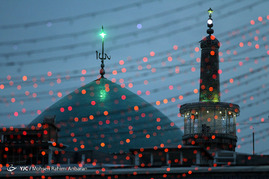 آذین بندی و چراغانی حرم رضوی در شب مبعث پیامبر اکرم(ص)
