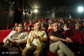 اکران خصوصی فیلم سینمایی دونده زمین ‎

