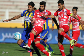 دیدار تیم های فوتبال گسترش فولاد و پرسپولیس
