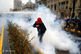 تظاهرات دانشجویان در اعتراض به نظام آموزشی کشور - شیلی
