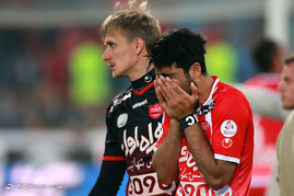 دیدار تیم های فوتبال پرسپولیس و راه‌آهن
