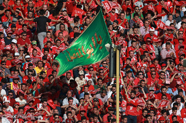 دیدار تیم های فوتبال پرسپولیس و راه‌آهن
