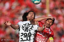 دیدار تیم های فوتبال پرسپولیس و راه‌آهن
