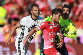 دیدار تیم های فوتبال پرسپولیس و راه‌آهن
