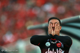 دیدار تیم های فوتبال پرسپولیس و راه‌آهن
