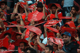 دیدار تیم های فوتبال پرسپولیس و راه‌آهن
