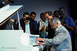 مراسم رونمایی از مستند 