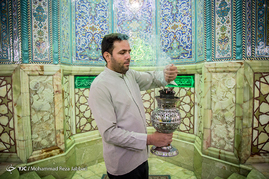 غبارروبی مسجد جمکران در آستانه ماه مبارک رمضان	
