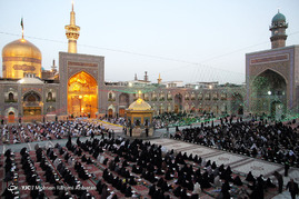 ترتیل خوانی سحرگاهی قرآن کریم در حرم مطهر رضوی
