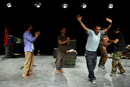 اجرای نمایش 