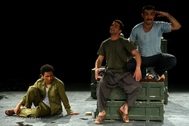 اجرای نمایش 