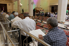 آیین جزء خوانی قرآن کریم در حرم مطهر شاهچراغ (ع)
