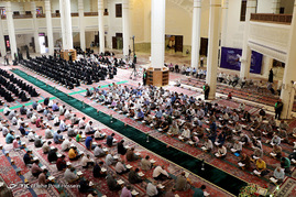 آیین جزء خوانی قرآن کریم در حرم مطهر شاهچراغ (ع)
